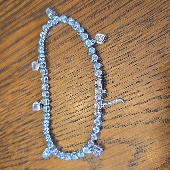 Beautiful Sterling Silver Plated Bracelet - Picture 4 of 8